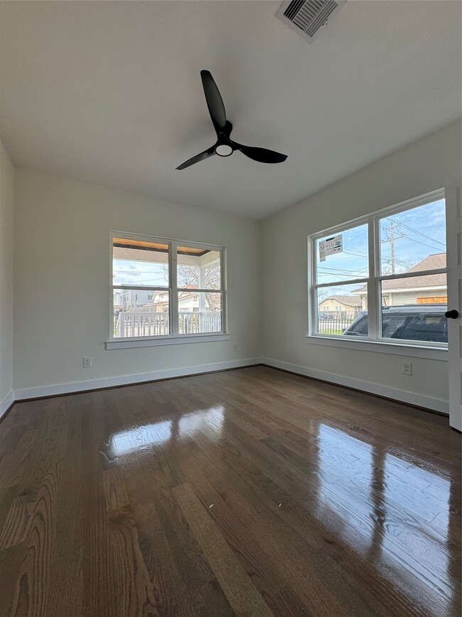 923 Adele St in Houston, TX - Building Photo - Building Photo