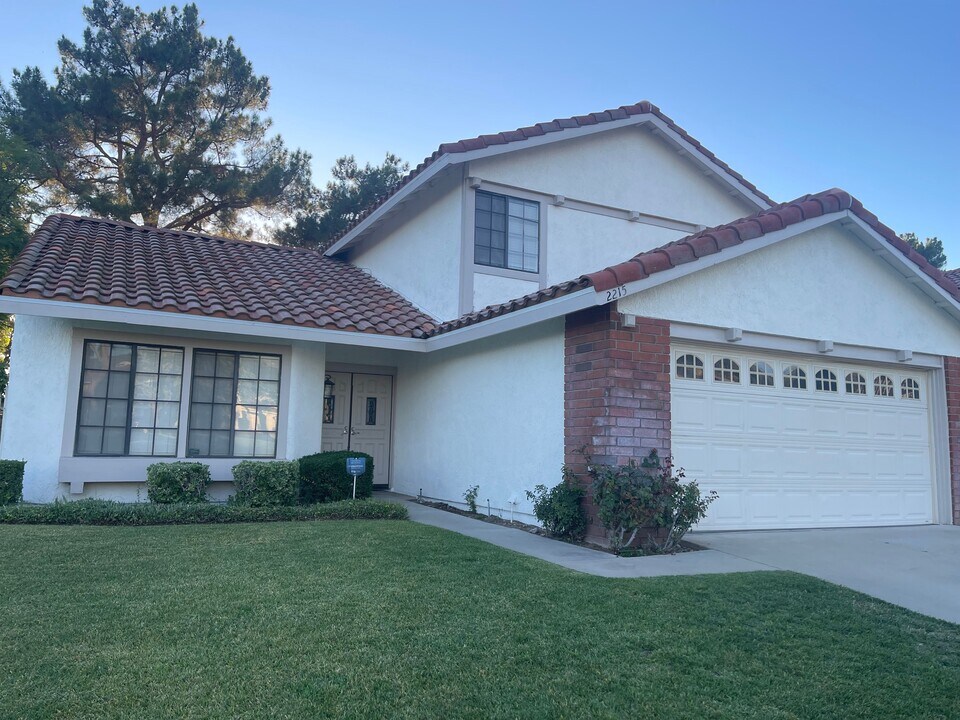 2215 Lobelia Ave in Upland, CA - Building Photo