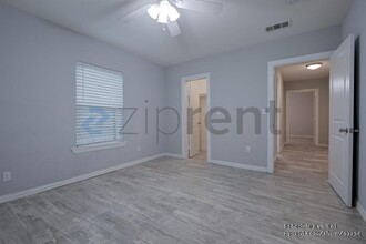 821 W Twelfth St in Dallas, TX - Building Photo - Building Photo