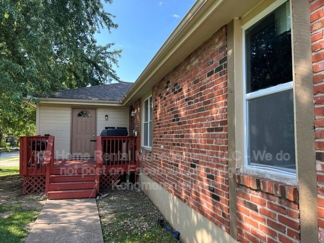 418 N Jennings Rd in Independence, MO - Building Photo - Building Photo