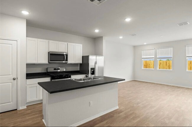 116 Kendall Ln in Maxwell, TX - Building Photo - Building Photo