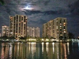 18151 NE 31st Ct, Unit 515 in Aventura, FL - Building Photo
