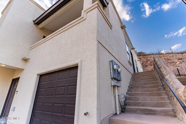 4725 Pistolero Ln in El Paso, TX - Building Photo - Building Photo