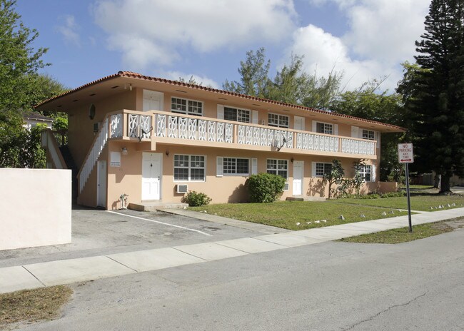 701 NE 121st St in Miami, FL - Building Photo - Building Photo