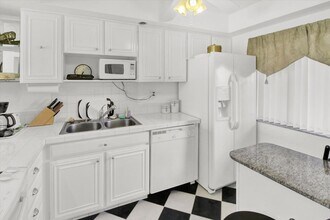 3000 Presidential Way in West Palm Beach, FL - Building Photo - Building Photo