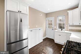 2050 Mountain St in Philadelphia, PA - Building Photo - Building Photo