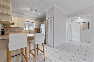 10101 W Okeechobee Rd, Unit 13202 in Hialeah Gardens, FL - Building Photo - Building Photo