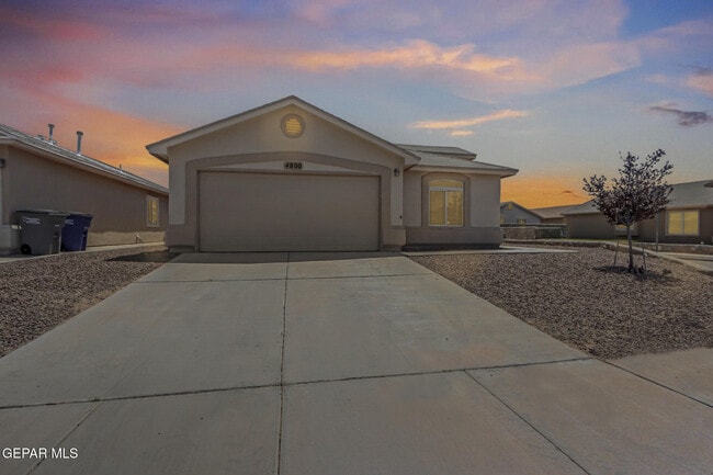4800 Kiko A Fierro Dr in El Paso, TX - Building Photo - Building Photo
