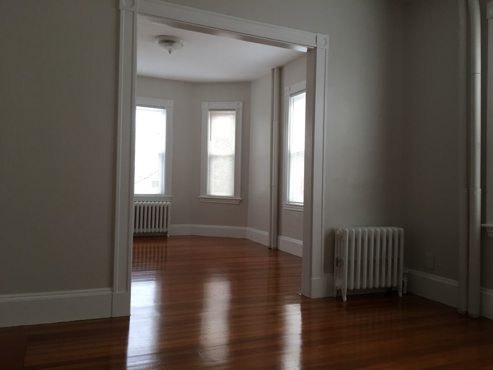 19 Portsmouth St, Unit 2 in Boston, MA - Building Photo