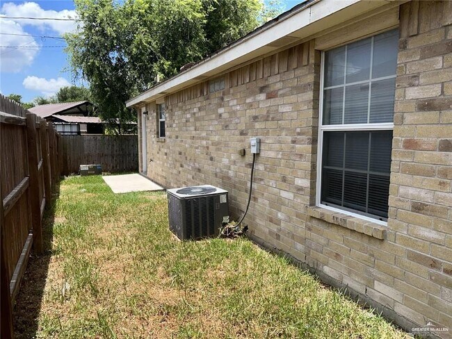 315 W Albatross Ave-Unit -C in Pharr, TX - Building Photo - Building Photo