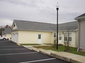 Charleston Plantation Apartments in Crossville, TN - Building Photo - Building Photo