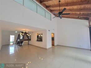 12270 NW 11th St in Pembroke Pines, FL - Building Photo - Building Photo