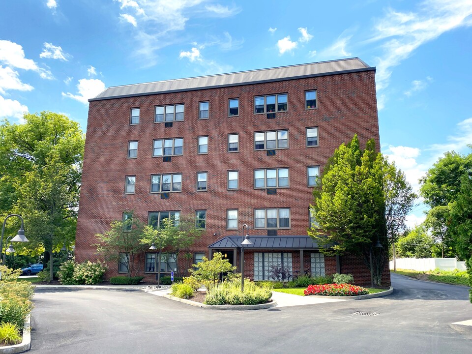 Towne Towers Apartments in Albany, NY - Building Photo