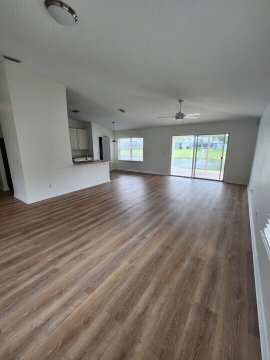 6127 Jasmine Vine Dr in Port Orange, FL - Building Photo