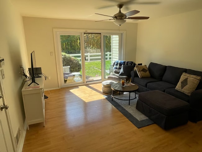 49 Baldwin Ct in Basking Ridge, NJ - Foto de edificio - Building Photo