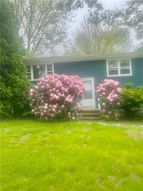 1069 Green End Ave in Middletown, RI - Building Photo - Building Photo