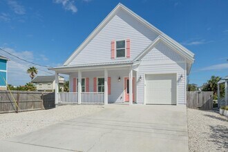 6832 Middleton Ave in St. Augustine, FL - Building Photo - Building Photo