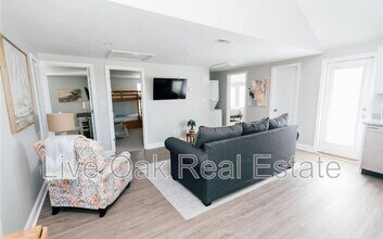 402 33rd St in Virginia Beach, VA - Building Photo - Building Photo