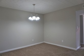 Silver Oak Apartments in Clarkston, GA - Building Photo - Building Photo