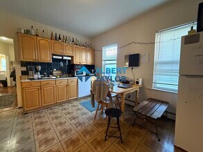 34 Darling St, Unit 3 in Boston, MA - Building Photo - Building Photo