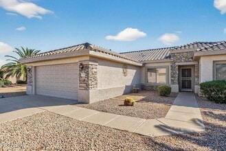17703 N Escalante Ln, Unit 10917 in Surprise, AZ - Foto de edificio - Building Photo