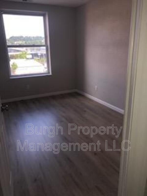 118 W 8th Ave in Homestead, PA - Building Photo - Building Photo