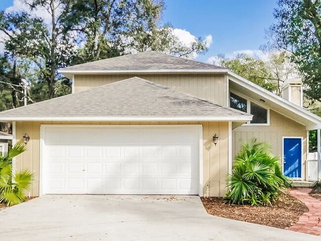 property at 8105 N Fremont Ave