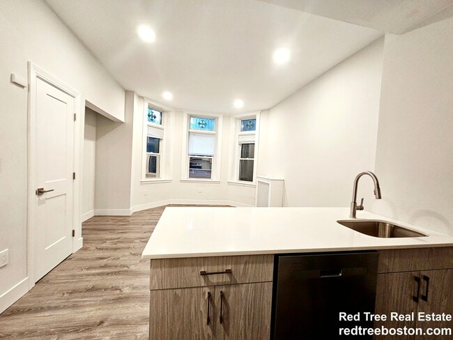 property at 51 Queensberry St