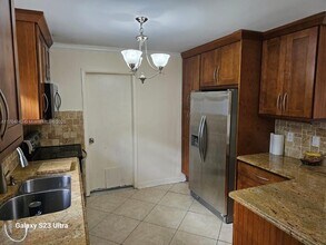 19730 NE 10th Ct in Miami, FL - Building Photo - Building Photo