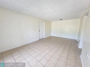 1133 Benoist Farms Rd in West Palm Beach, FL - Building Photo - Building Photo