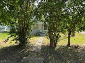 702 Rosedale St in La Marque, TX - Foto de edificio - Building Photo