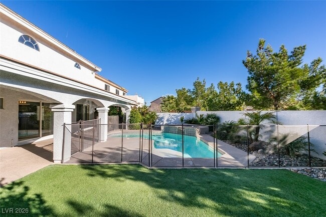 property at 685 Lynmar Ct