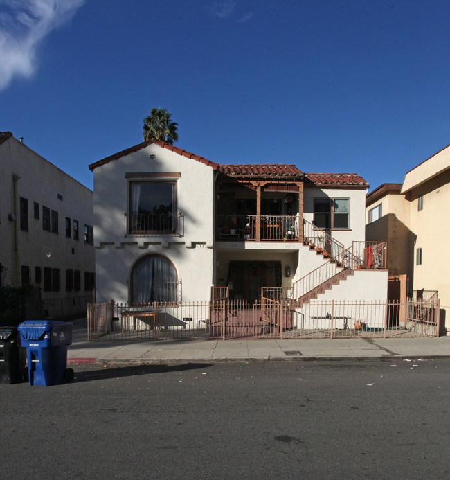 1835 New Hampshire Ave in Los Angeles, CA - Building Photo - Building Photo