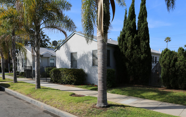 237-239 S Freeman St in Oceanside, CA - Foto de edificio - Building Photo