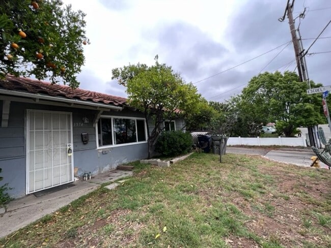 1574-1578 N Broadway in Escondido, CA - Building Photo - Building Photo
