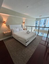 41 SE 5th St in Miami, FL - Building Photo - Building Photo