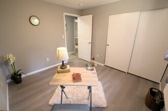 Fairmont Square in Vancouver, WA - Building Photo - Building Photo