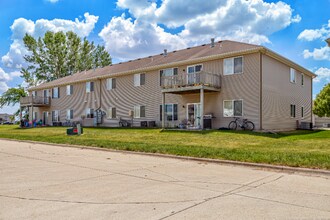 1435 Prairie Dr-Unit -Apt. #4 in Story City, IA - Building Photo - Building Photo