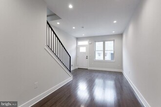2722 Latona St in Philadelphia, PA - Building Photo - Building Photo