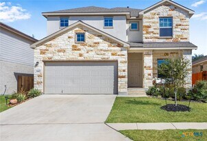 1642 Ranch House in New Braunfels, TX - Building Photo