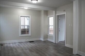 129 Poplar St in New Haven, CT - Building Photo - Building Photo