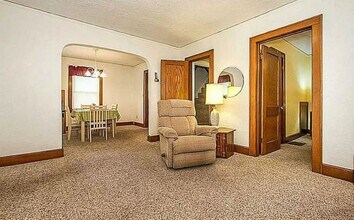 390 30th St SE in Cedar Rapids, IA - Foto de edificio - Building Photo