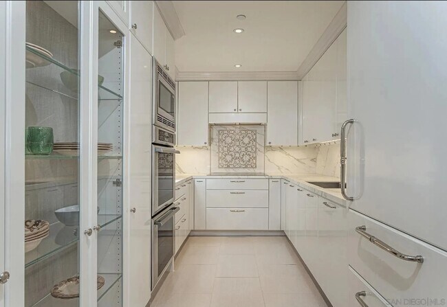 700 Front St, Unit 1004 in San Diego, CA - Building Photo - Building Photo