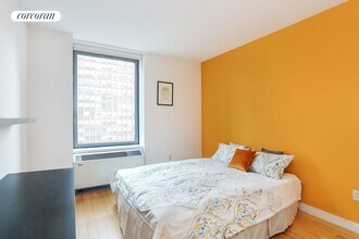 303 E 33rd St in New York, NY - Building Photo - Building Photo