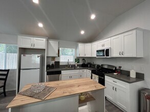 1005 E Colton Ave in Redlands, CA - Building Photo - Building Photo