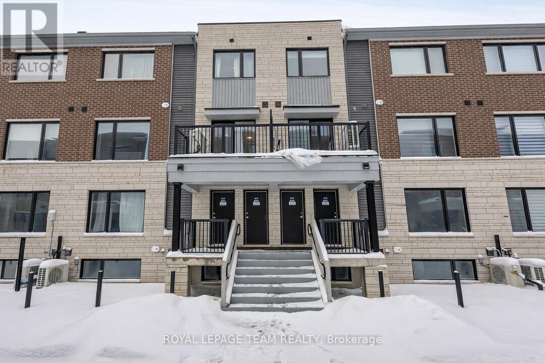 301 Glenroy Gilbert Dr in Ottawa, ON - Building Photo