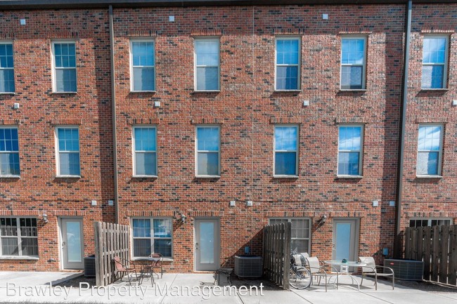 348 S Washington St in Bloomington, IN - Building Photo - Building Photo