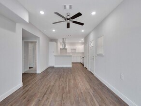 430 Schmidt Rd in Sealy, TX - Building Photo - Building Photo
