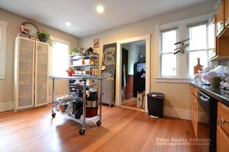 54 Mapleton St, Unit 1 in Boston, MA - Building Photo - Building Photo