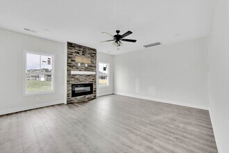 350 Galway Dr in Clarksville, TN - Building Photo - Building Photo